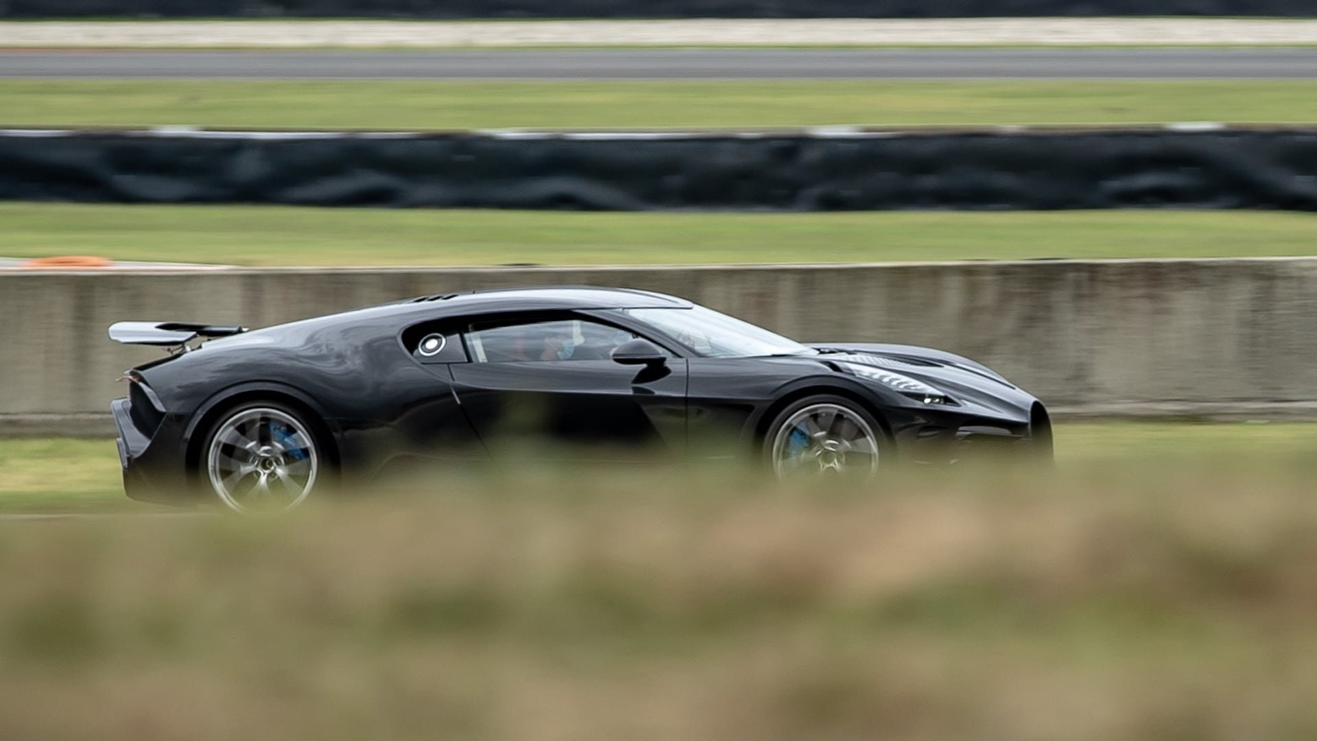 Bugatti The Black Car 2021