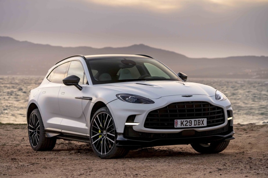 Above all an Aston Martin, the DBX has the undeniable elegance of the British brand.
